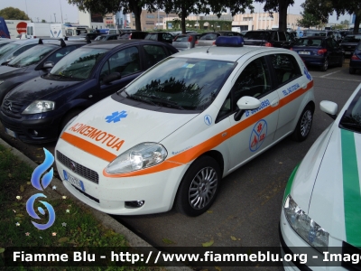 Fiat Grande Punto
2F soccorso
Automedica Allestimento Mariani Fratelli
Parole chiave: Fiat Grande_Punto Automedica Reas_2012