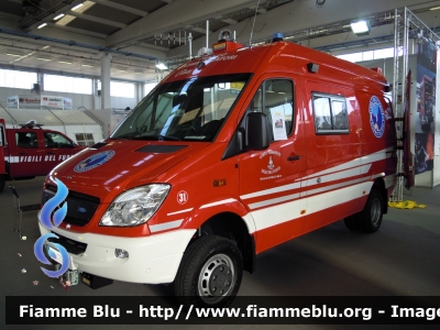 Mercedes-Benz Sprinter 4x4 III serie
Vigili del Fuoco
Corpo Permanente di Trento
Nucleo Sommozzatori
Allestimento DiviTec
VF 0J1 TN
In esposizione al Reas 2012
Parole chiave: Mercedes-Benz Sprinter_4x4_IIIserie VF0J1TN Reas_2012