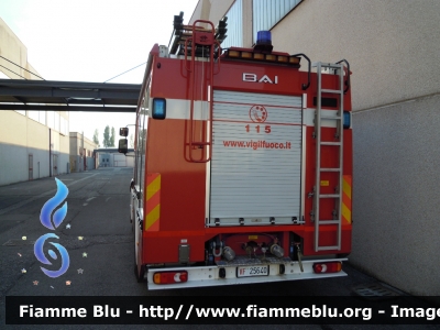 Volvo FL 280 III serie
Vigili del Fuoco
Comando Provinciale di Brescia
AutoPompaSerbatoio allestimento Bai
VF 25640
Parole chiave: Volvo FL_280_IIIserie VF25640 Reas_2012