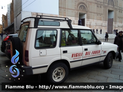 Land Rover Discovery I Serie
Vigili del Fuoco
Comando Provinciale di Bologna
Nucleo Videodocumentazione
VF 18179
Festa delle Forze Armate 2012
Parole chiave: Land-Rover Discovery_ISerie VF18179 Festa_Forze_Armate_2012