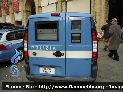 Fiat Doblò I Serie
Polizia di Stato
Unita' Cinofile
POLIZIA F3607
Festa delle Forze Armate 2012
Parole chiave: Fiat Doblò_ISerie POLIZIAF3607 Festa_Forze_Armate_2012