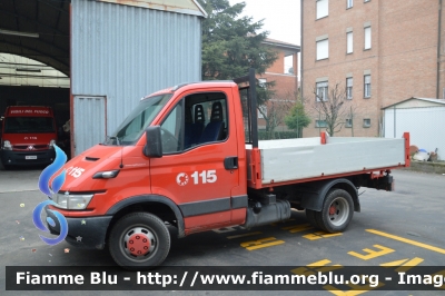 Iveco Daily III serie
Vigili del Fuoco
Comando Provinciale di Reggio Emilia
VF 26831

Si ringrazia il Comandante e tutto il 
personale del Comando per la 
disponibilità e la collaborazione
Parole chiave: Iveco Daily_IIIserie VF26831