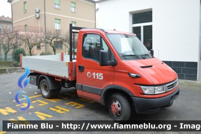 Iveco Daily III serie
Vigili del Fuoco
Comando Provinciale di Reggio Emilia
VF 26831

Si ringrazia il Comandante e tutto il 
personale del Comando per la 
disponibilità e la collaborazione
Parole chiave: Iveco Daily_IIIserie VF26831