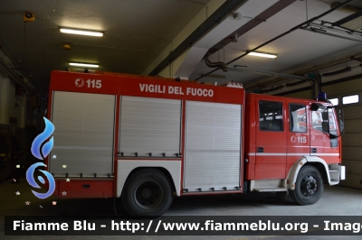 Iveco EuroFire 150E27 I serie
Vigili del Fuoco
Comando Provinciale di Reggio Emilia
AutoPompaSerbatoio allestimento Iveco-Magirus
VF 18989

Si ringrazia il Comandante e tutto il 
personale del Comando per la 
disponibilità e la collaborazione
Parole chiave: Iveco EuroFire_150E27_Iserie VF18989