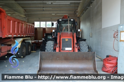 JCB 4CX
Vigili del Fuoco
Comando Provinciale di Verona
VF 21670
Parole chiave: JCB 4CX VF21670