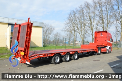 Scania 144L530
Vigili del Fuoco
Comando Provinciale di Reggio Emilia
Distaccamento Permanente di Guastalla
VF 26930 VF R 03969

Si ringrazia il Comandante e tutto il 
personale del Comando per la 
disponibilità e la collaborazione
Parole chiave: Scania 144L530 VF26930 VFR03969