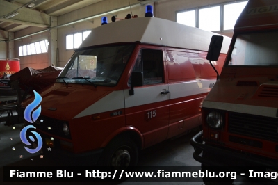 Iveco Daily I serie
Vigili del Fuoco
Comando Provinciale di Verona
VF 16069
Parole chiave: Iveco Daily_Iserie VF16069