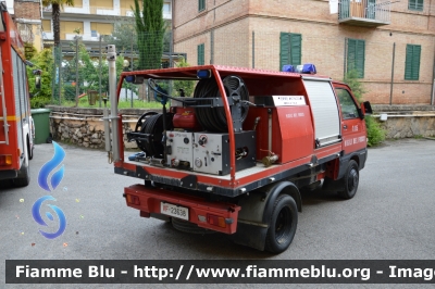 Piaggio Porter Colibrì 4x4 II serie
Vigili del Fuoco
Comando Provinciale di Siena
AutoPompaSerbatoio allestimento Piemme Antincendi
VF 23638
Parole chiave: Piaggio Porter_Colibrì_4x4_IIserie VF23638