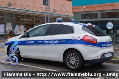 Fiat Nuova Bravo
Polizia Municipale
 "Unione dei Comuni della Bassa Romagna"
Comune di Bagnacavallo (RA)
POLIZIA LOCALE YA 105 AK
Parole chiave: Fiat Nuova_Bravo POLIZIALOCALEYA105AK