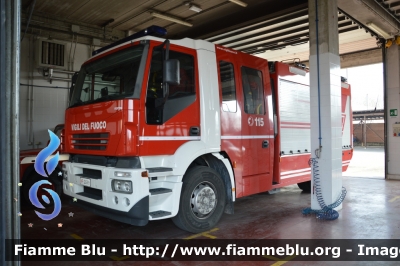 Iveco Stralis AF190S40 I serie
Vigili del Fuoco
Comando Provinciale di Reggio Emilia
Distaccamento Permanente di Guastalla
AutoPompaSerbatoio allestimento Iveco-Magirus
VF 23699

Si ringrazia il Comandante e tutto il 
personale del Comando per la 
disponibilità e la collaborazione

Parole chiave: Iveco Stralis_AF190S40_Iserie VF23699