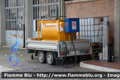 Carrello Rifornimento Carburante
Vigili del Fuoco
Comando Provinciale di Verona
Carrello per il rifornimento di carburante
VF R 3875
Parole chiave: VFR3875