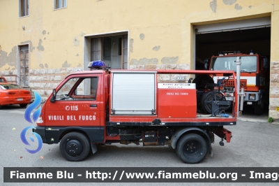 Piaggio Porter Colibrì 4x4 II serie
Vigili del Fuoco
Comando Provinciale di Siena
AutoPompaSerbatoio allestimento Piemme Antincendi
VF 23638
Parole chiave: Piaggio Porter_Colibrì_4x4_IIserie VF23638