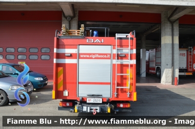 Mitsubishi Canter II Serie
Vigili del Fuoco
Comando Provinciale di Reggio Emilia
Distaccamento Permanente di Guastalla
AutoPompaSerbatoio allestimento BAI
VF 25215

Si ringrazia il Comandante e tutto il 
personale del Comando per la 
disponibilità e la collaborazione
Parole chiave: Mitsubishi Canter_IISerie VF25215