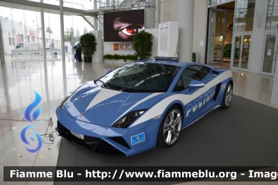 Lamborghini Gallardo II serie Restyle
Polizia di Stato
Polizia Stradale
In esposizione al Reas 2013
POLIZIA H3376
Parole chiave: Lamborghini Gallardo_IIserie_Restyle POLIZIAH3376 Reas_2013