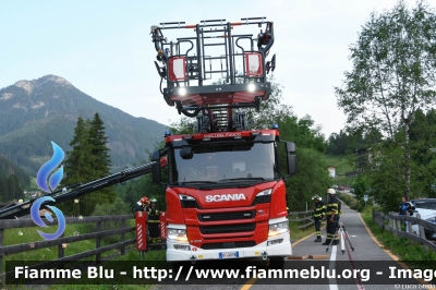 Scania P320
Vigili del Fuoco
Unione Distrettuale di Fassa
Assegnata al corpo di Pozza di Fassa (TN)
Allestimento Rosenbauer
VF 4W5 TN
Parole chiave: Scania P320 VF4W5TN