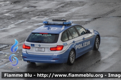 Bmw 318 Touring F31 II restyle
Polizia di Stato
Polizia Stradale
POLIZIA M2463
Parole chiave: Bmw 318_Touring_F31_IIrestyle POLIZIAM2463