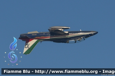 Aermacchi MB339PAN
Aeronautica Militare Italiana
313° Gruppo Addestramento Acrobatico
Stagione esibizioni 2022
Air Show Comacchio FE
Parole chiave: Aermacchi MB339PAN Comacchio_Air_show_2022