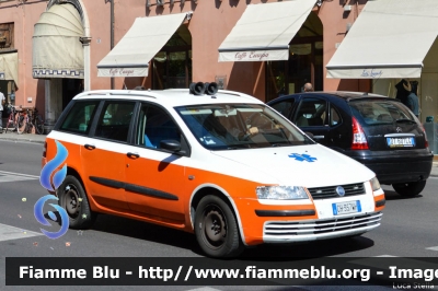 Fiat Stilo Multiwagon I serie
118 Ferrara Soccorso
Azienda Ospedaliera Universitaria di Ferrara
Automedica "FE3144"
Allestita EDM Forlì
Parole chiave: Fiat Stilo_Multiwagon_Iserie Ambulanza