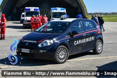 Fiat Punto VI serie
Carabinieri
Polizia Militare presso Aeronautica Militare Italiana
15° Stormo di Cervi
AM CR 390
Parole chiave: Fiat Punto_VIserie AMCR390