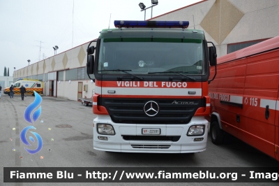 Mercedes-Benz Actros 1841 II serie
Vigili del Fuoco
Comando Provinciale di Roma
AutoPompaSerbatoio allestimento Bai
VF 23311
Parole chiave: Mercedes-Benz Actros_1841_IIserie VF22591 Reas_2013