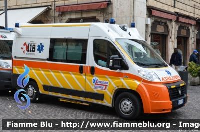 Fiat Ducato X250
Pubblica Assistenza Comacchio Soccorso
Mezzo in convenzione
118 Ferrara Soccorso
 Allestimento Alea
Parole chiave: Fiat Ducato_X250 Ambulanza