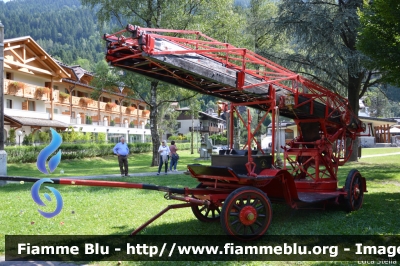 Scala Magirus
Vigili del Fuoco
Museo di Mantova
Mezzo storico
Parole chiave: Scala Magirus