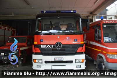 Mercedes-Benz Atego 1828 I serie
Vigili del Fuoco
Comando Provinciale di Siena
Distaccamento Permanente di Poggibonsi
AutoBottePompa allestimento Bai
VF 22457
Parole chiave: Mercedes-Benz Atego_1828_Iserie VF22457