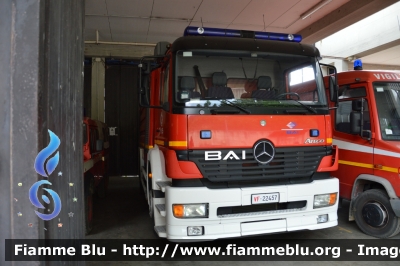 Mercedes-Benz Atego 1828 I serie
Vigili del Fuoco
Comando Provinciale di Siena
Distaccamento Permanente di Poggibonsi
AutoBottePompa allestimento Bai
VF 22457
Parole chiave: Mercedes-Benz Atego_1828_Iserie VF22457