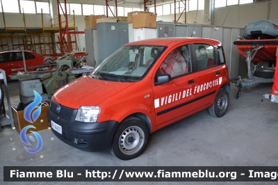 Fiat Nuova Panda 4x4 I serie
Vigili del Fuoco
Comando Provinciale di Rovigo
VF 24257
Parole chiave: Fiat Nuova_Panda_4x4_Iserie VF24257