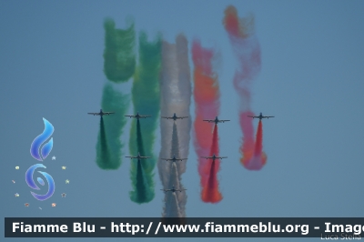 Aermacchi MB339PAN
Aeronautica Militare Italiana
313° Gruppo Addestramento Acrobatico
Stagione esibizioni 2022
Air Show Comacchio FE
Parole chiave: Aermacchi MB339PAN Comacchio_Air_Show_2022