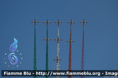 Aermacchi MB339PAN
Aeronautica Militare Italiana
313° Gruppo Addestramento Acrobatico
Stagione esibizioni 2022
Air Show Comacchio FE
Parole chiave: Aermacchi MB339PAN Comacchio_Air_Show_2022