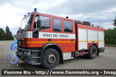 Iveco EuroTech 190E27
Vigili del Fuoco
Comando Provinciale di Siena
Distaccamento Permanente di Poggibonsi
AutoPompaSerbatoio allestimento Iveco-Magirus
VF 18154
Parole chiave: Iveco EuroTech_190E27 VF18154