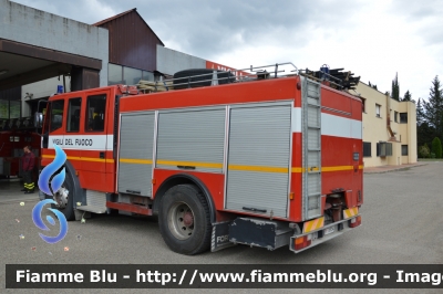 Iveco EuroTech 190E27
Vigili del Fuoco
Comando Provinciale di Siena
Distaccamento Permanente di Poggibonsi
AutoPompaSerbatoio allestimento Iveco-Magirus
VF 18154
Parole chiave: Iveco EuroTech_190E27 VF18154