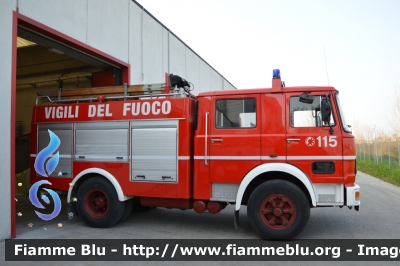 Iveco 160
Vigili del Fuoco
Comndo Provinciale di Ferrara
Distaccamento Volontario di Copparo
AutoPompaSerbatoio allestimento Baribbi
VF 11802
Parole chiave: Iveco 160 VF11802