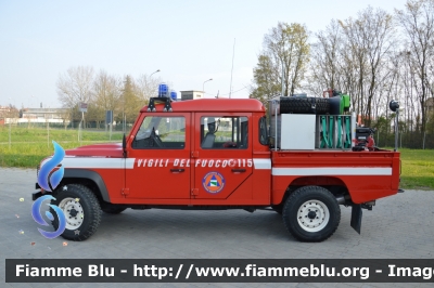 Land Rover Defender 130
Vigili del Fuoco
Comndo Provinciale di Ferrara
Distaccamento Volontario di Copparo
VF 25481
Parole chiave: Land-Rover Defender_130 VF25481