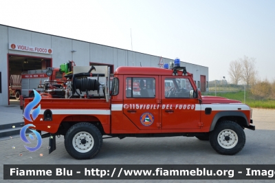 Land Rover Defender 130
Vigili del Fuoco
Comndo Provinciale di Ferrara
Distaccamento Volontario di Copparo
VF 25481
Parole chiave: Land-Rover Defender_130 VF25481