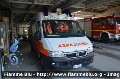 Fiat Ducato III serie
118 Ferrara Soccorso
Azienda Ospedaliera Universitaria di Ferrara
Ambulanza "FE3184"
Postazione 118 di Ferrara via Verga
Comando Provinciale Vigili del Fuoco
Radio: ECHO-2
Allestimento Aricar
Parole chiave: Fiat Ducato_IIIserie Ambulanza