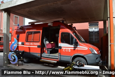 Iveco Daily IV serie
Vigili del Fuoco
Comando Provinciale di Livorno 
Nucleo Soccorso Subacqueo Acquatico
Allestimento Elevox
VF25254
Parole chiave: Iveco Daily_IVserie VF25254