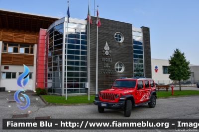 Jeep Wrangler Rubicon Limited
Vigili del Fuoco
Unione distrettuale di Cles
Corpo Volontario di Cles (TN)
VF 7L8 TN
Parole chiave: Jeep Wrangler_Rubicon_Limited VF7L8TN