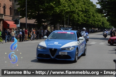 Alfa Romeo Nuova Giulia Q4
Polizia di Stato
Polizia Stradale
POLIZIA M2700
In scorta al Giro d'Italia 2018
Parole chiave: Alfa-Romeo Nuova_Giulia_Q4 POLIZIAM2700 Giro_d_Italia_2018