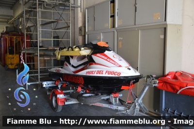 Bombardier Sea Doo GTI 4-Tec 130
Vigili del Fuoco
Comando Provinciale di Ravenna
Nucleo Soccorso Subacqueo e Acquatico
VF R 3771
Parole chiave: Bombardier Sea_Doo_GTI_4-Tec_130 VFR3771