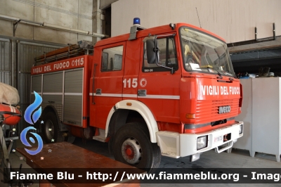 Iveco 190-26
Vigili del Fuoco
Comando Provinciale di Ravenna
Distaccamento Permanente Ravenna Porto 
AutoPompaSerbatoio allestimento Baribbi
VF 16729
Parole chiave: Iveco 190-26 VF16729