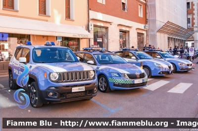 Jeep Renegade
Polizia di Stato
Polizia Stradale
Allestita Nuova Carrozzeria Torinese
In scorta al
Giro della Romagna
POLIZIA N5802
Parole chiave: Jeep Renegade  POLIZIAN5802