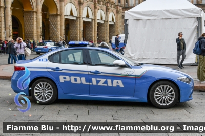 Alfa-Romeo Nuova Giulia
Polizia di Stato
Squadra Volante
Allestimento FCA
POLIZIA M7595
Festa della Polizia 2023
Parole chiave: Alfa-Romeo Nuova_Giulia POLIZIAM7595 Festa_della_Polizia_2023