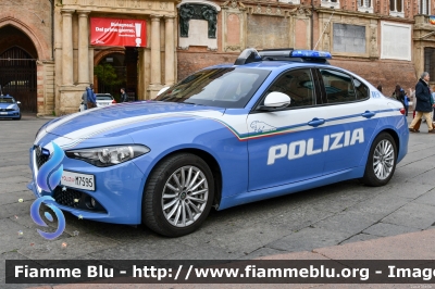 Alfa-Romeo Nuova Giulia
Polizia di Stato
Squadra Volante
Allestimento FCA
POLIZIA M7595
Festa della Polizia 2023
Parole chiave: Alfa-Romeo Nuova_Giulia POLIZIAM7595 Festa_della_Polizia_2023