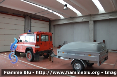 Land Rover Defender 90
Vigili del Fuoco
Comando Provinciale di Livorno
Distaccamento Permanente di Cecina
VF 18567
Parole chiave: Land-Rover Defender_90 VF19567