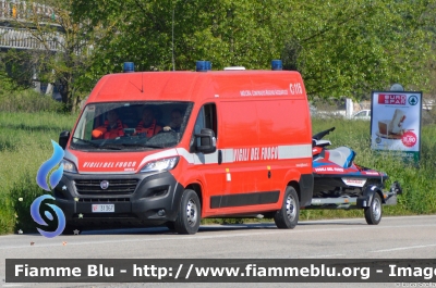 Fiat Ducato X290
Vigili del Fuoco
Comando Provinciale di Rimini
C.R.A. Contrasto Rischio Acquatico
Allestimento Fortini
VF 31367
Parole chiave: Fiat Ducato_X290 VF31367