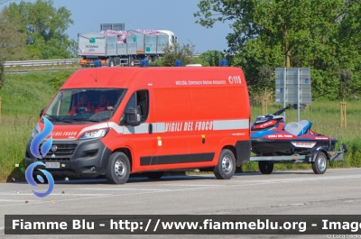 Fiat Ducato X290
Vigili del Fuoco
Comando Provinciale di Rimini
C.R.A. Contrasto Rischio Acquatico
Allestimento Fortini
VF 31367
Parole chiave: Fiat Ducato_X290 VF31367