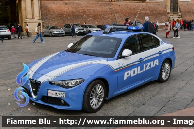 Alfa-Romeo Nuova Giulia
Polizia di Stato
Squadra Volante
Allestimento FCA
POLIZIA M7595
Festa della Polizia 2023
Parole chiave: Alfa-Romeo Nuova_Giulia POLIZIAM7595 Festa_della_Polizia_2023