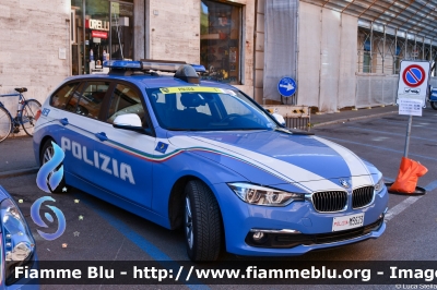 Bmw 320 Touring F31 III restyle
Polizia di Stato
Polizia Stradale
Allestimento Focaccia
In scorta al
Giro della Romagna 
Auto 1
POLIZIA M3523
Parole chiave: Bmw 320_Touring_F31_IIIrestyle POLIZIAM3523